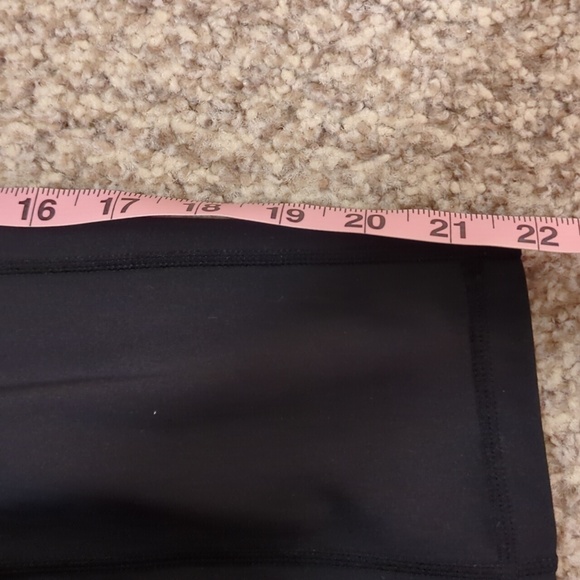 Sleek Black High-Waisted Leggings - Picture 4 of 8